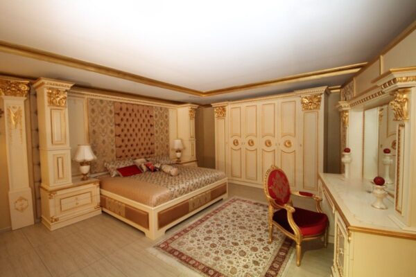 Belinda WOW Classic Bedroom Set