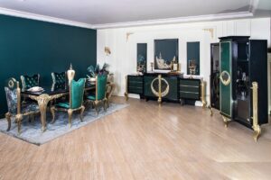 Tina Classic Dining Room Set