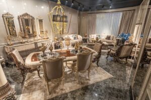 Lucca Classic Dining Room Set
